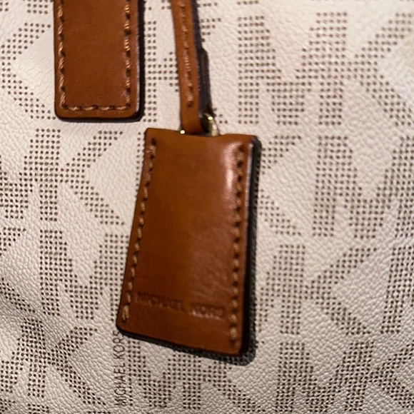 Michael Kors White and Brown Signature Tote Bag - Picture 3 of 10